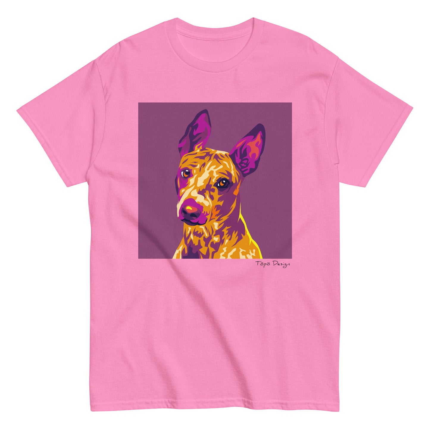 Vaaleanpunainen T-paita, Printti jossa Pop Art tyylinen amerikankarvatonterrieri violetilla taustalla.