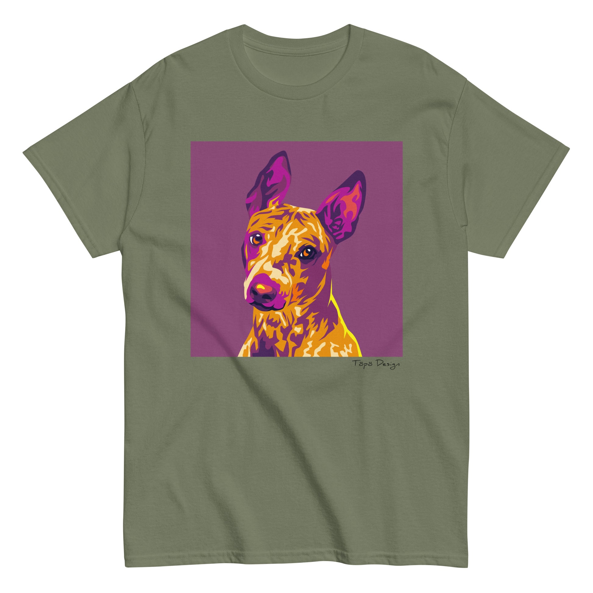 Vihreä T-paita, Printti jossa Pop Art tyylinen amerikankarvatonterrieri violetilla taustalla. 