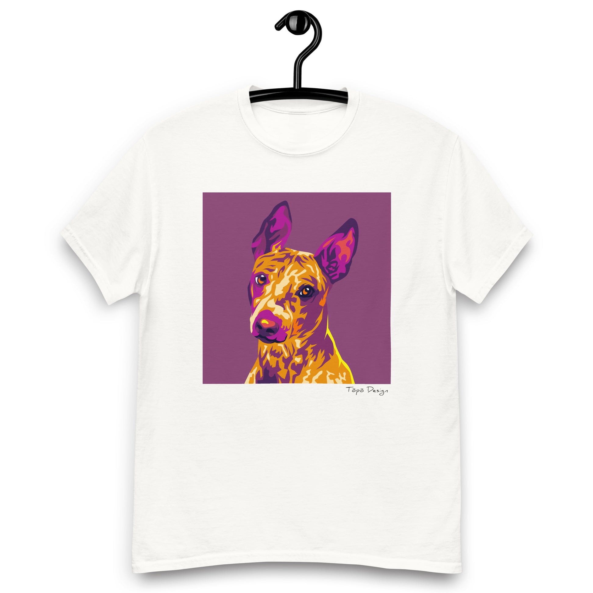Puhtaanvalkoinen T-paita, Printti jossa Pop Art tyylinen amerikankarvatonterrieri violetilla taustalla. 